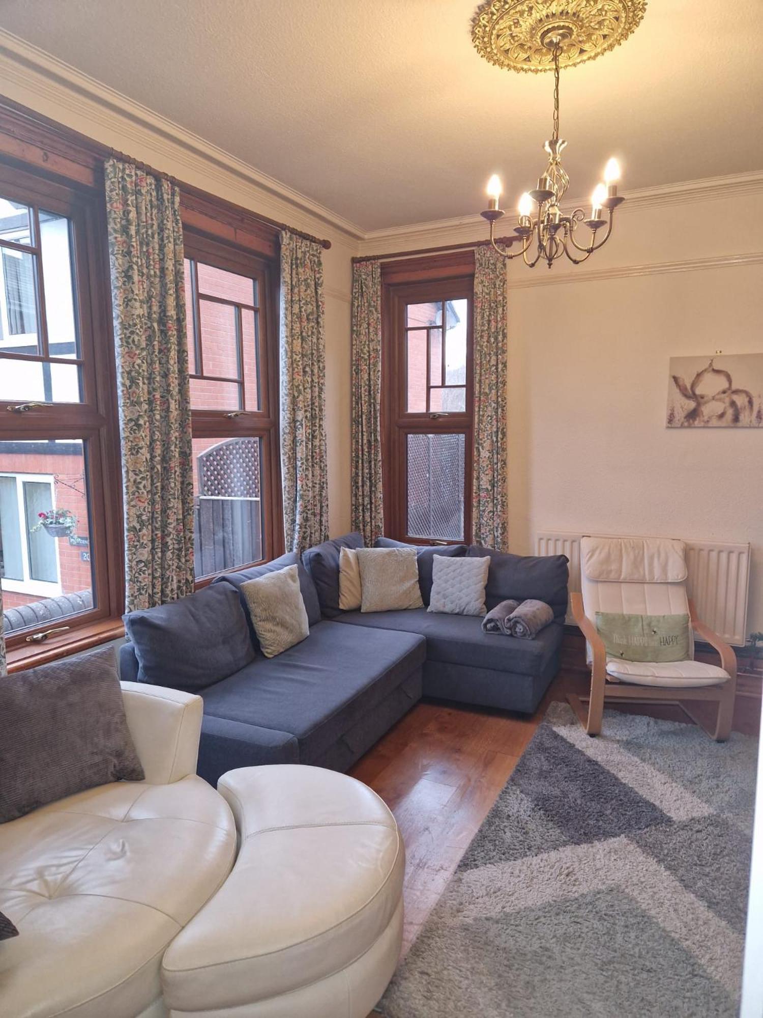 Hereford - Falcon House - Spacious 5 Bedroom House With Games Room - Sleeps 14 Guests - Great Property For Family & Friends Gathering Together - Hosted By Rentmyhouse Bagian luar foto
